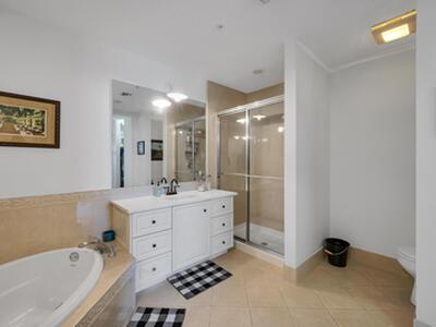 10 Harbour Isle 206 Drive E, Fort Pierce, FL 34949