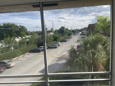 555 Purdy Lane, Palm Springs, FL 33461