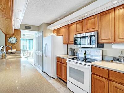 107 Half Moon Circle, Hypoluxo, FL 33462