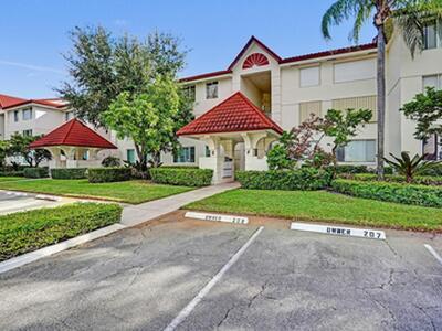 107 Half Moon Circle, Hypoluxo, FL 33462