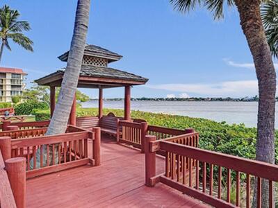 107 Half Moon Circle, Hypoluxo, FL 33462