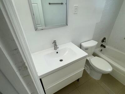 512 SW 2nd Street, Hallandale Beach, FL 33009