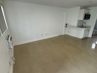 512 SW 2nd Street, Hallandale Beach, FL 33009