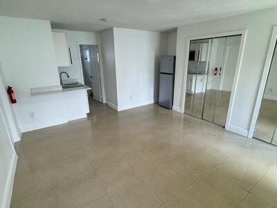 512 SW 2nd Street, Hallandale Beach, FL 33009