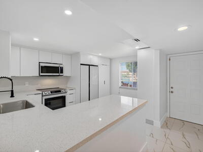 14375 Strathmore Lane, Delray Beach, FL 33446