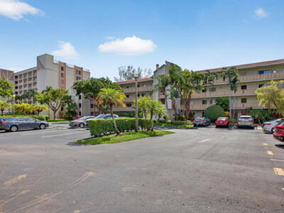 14375 Strathmore Lane, Delray Beach, FL 33446