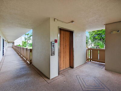 14375 Strathmore Lane, Delray Beach, FL 33446