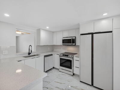 14375 Strathmore Lane, Delray Beach, FL 33446