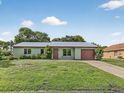 2252 SE Aneci Street