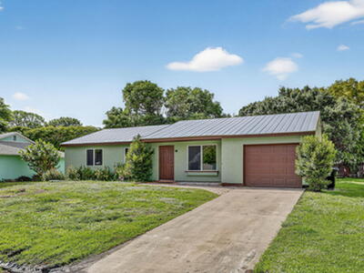2252 SE Aneci Street, Port Saint Lucie, FL 34953
