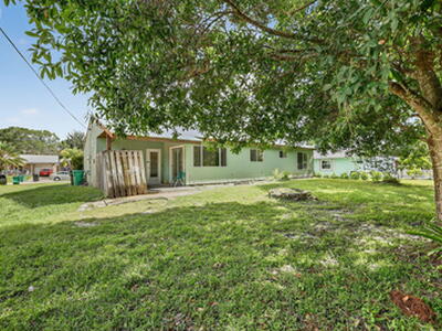 2252 SE Aneci Street, Port Saint Lucie, FL 34953