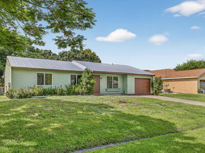 2252 SE Aneci Street, Port Saint Lucie, FL 34953