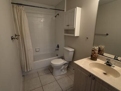 2060 Greenview Shores Boulevard, Wellington, FL 33414