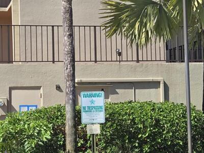 3661 Via Poinciana, Lake Worth, FL 33467