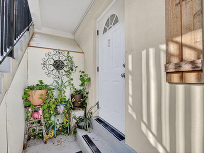 216 S Ocean Breeze Street S, Lake Worth Beach, FL 33460