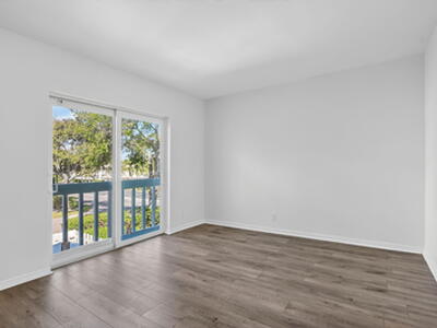 1010 NE 8th Avenue, Delray Beach, FL 33483