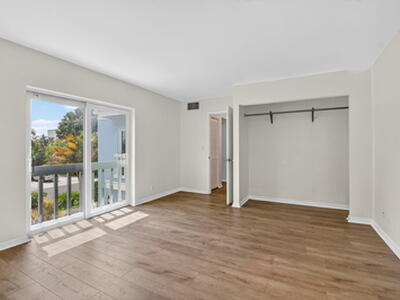 1010 NE 8th Avenue, Delray Beach, FL 33483