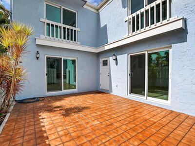 1010 NE 8th Avenue, Delray Beach, FL 33483