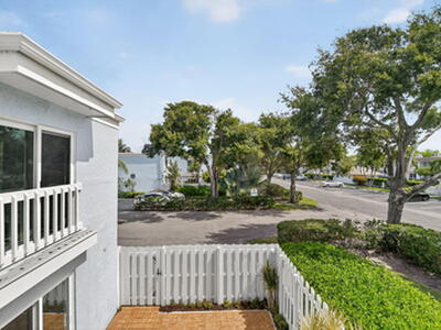 1010 NE 8th Avenue, Delray Beach, FL 33483