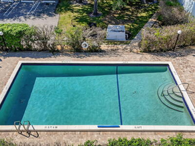 1010 NE 8th Avenue, Delray Beach, FL 33483