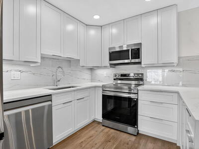 1010 NE 8th Avenue, Delray Beach, FL 33483