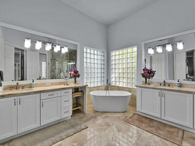 8652 Lewis River Road, Delray Beach, FL 33446