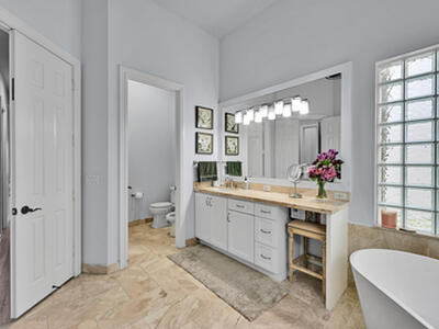 8652 Lewis River Road, Delray Beach, FL 33446