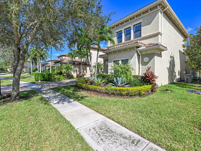 8652 Lewis River Road, Delray Beach, FL 33446
