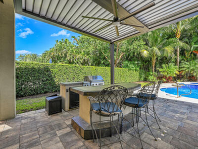 8652 Lewis River Road, Delray Beach, FL 33446