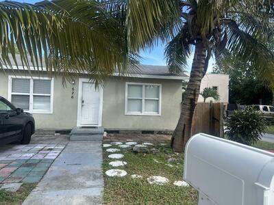 626 S Pine Street, Lake Worth Beach, FL 33460