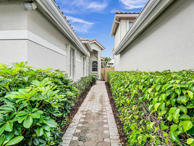 6675 NW 25th Way, Boca Raton, FL 33496