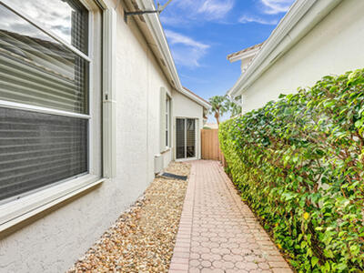 6675 NW 25th Way, Boca Raton, FL 33496