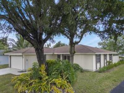 1201 Pine Sage Circle, West Palm Beach, FL 33409