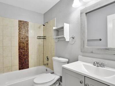 240 SE 9th Avenue, Pompano Beach, FL 33060