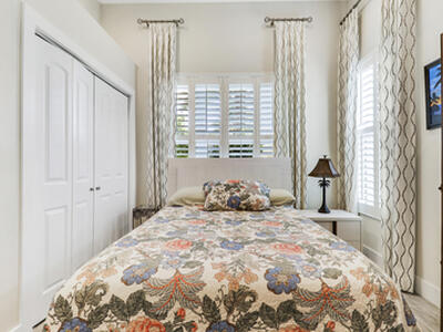 8027 Hobbes Way, Palm Beach Gardens, FL 33418