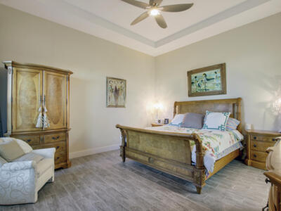 8027 Hobbes Way, Palm Beach Gardens, FL 33418