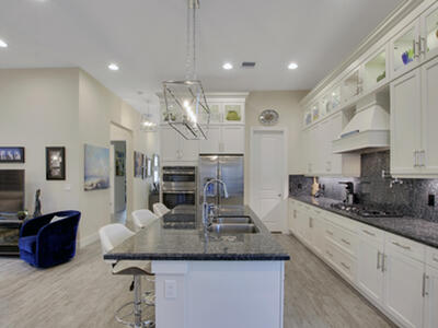 8027 Hobbes Way, Palm Beach Gardens, FL 33418