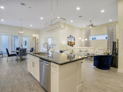 8027 Hobbes Way, Palm Beach Gardens, FL 33418