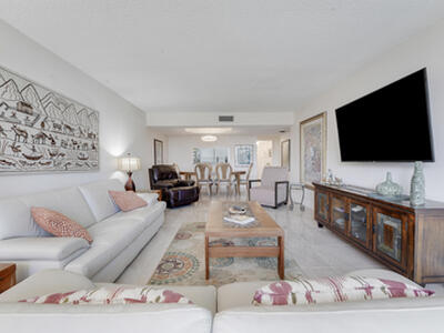 6698 10th Avenue N, Lake Worth, FL 33467