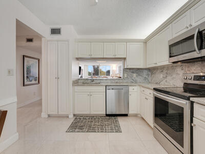 6698 10th Avenue N, Lake Worth, FL 33467