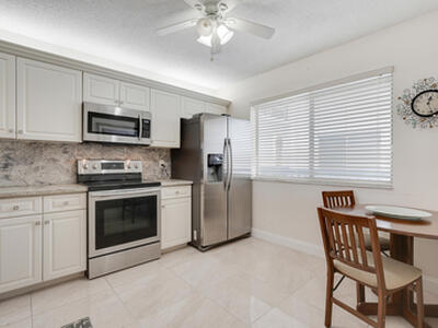 6698 10th Avenue N, Lake Worth, FL 33467