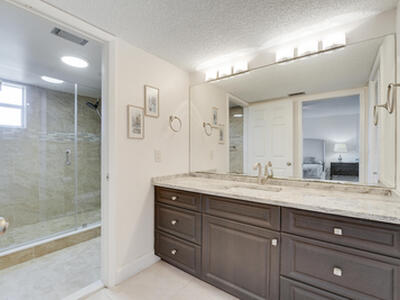 6698 10th Avenue N, Lake Worth, FL 33467