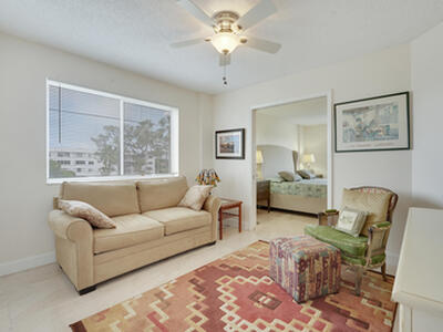 6698 10th Avenue N, Lake Worth, FL 33467