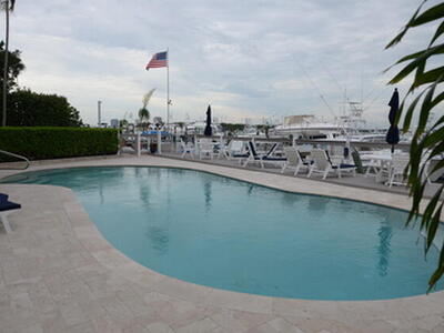 220 Lake Drive, Palm Beach Shores, FL 33404