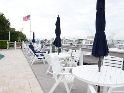 220 Lake Drive, Palm Beach Shores, FL 33404