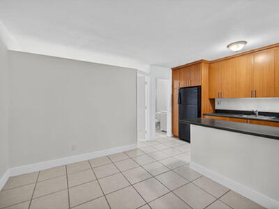 4051 N Dixie Highway