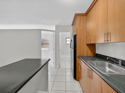 4051 N Dixie Highway, Oakland Park, FL 33334