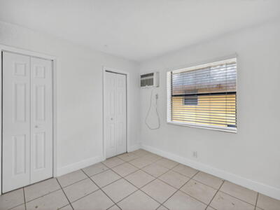 4051 N Dixie Highway, Oakland Park, FL 33334