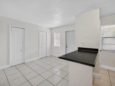 4051 N Dixie Highway, Oakland Park, FL 33334