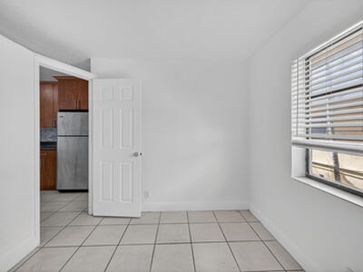 4051 N Dixie Highway, Oakland Park, FL 33334